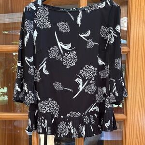 The Limited Elegant Black and White Floral Women's 3/4 Sleeve Top Medium
